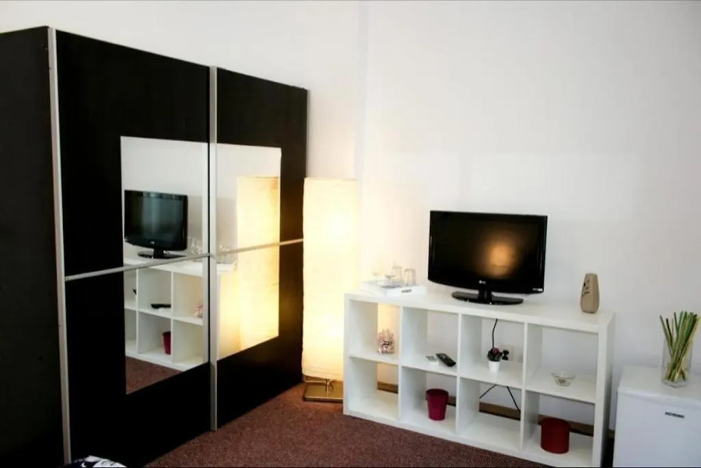 Studio Central Calea Victoriei Apartment Bucharest